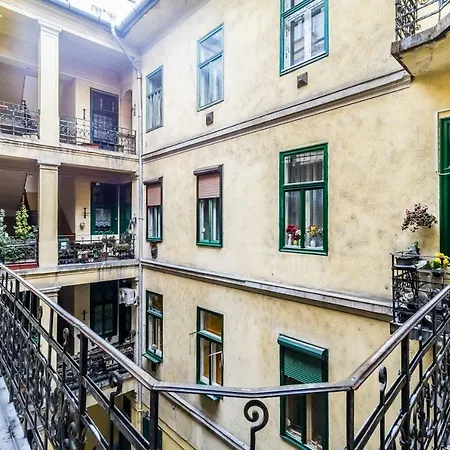 Bpr Colorlib Art Apartamento Budapest