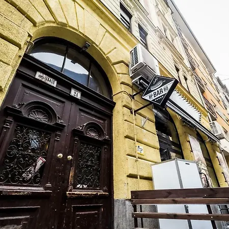 Bpr Colorlib Art Appartement Budapest