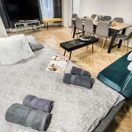 Bpr Colorlib Art Apartamento Budapest